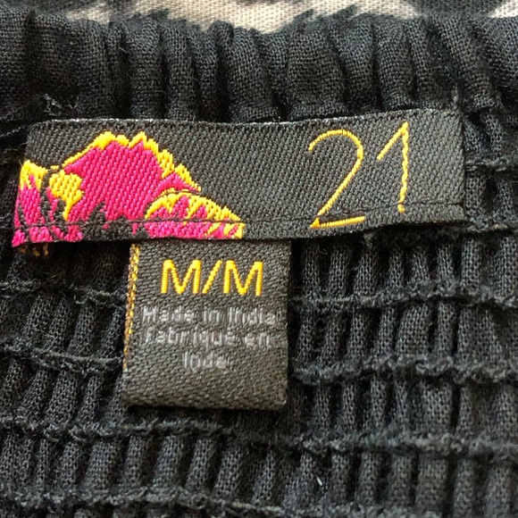 Forever 21 embroidered trim skirt size medium - Picture 6 of 7